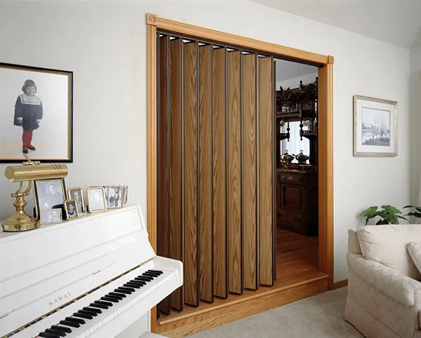 Accordion door privacy divider