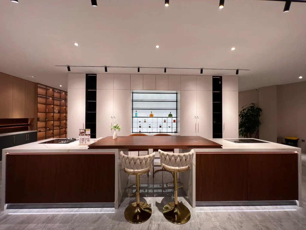 Cabinet showroom 1