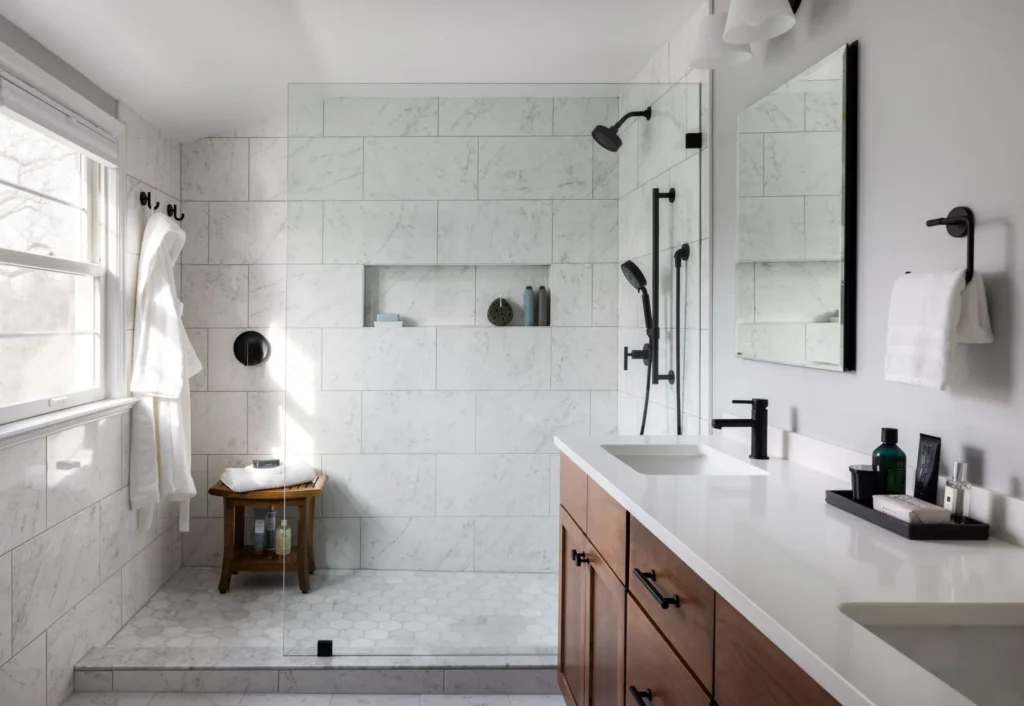 Curbless walk in shower bench niche