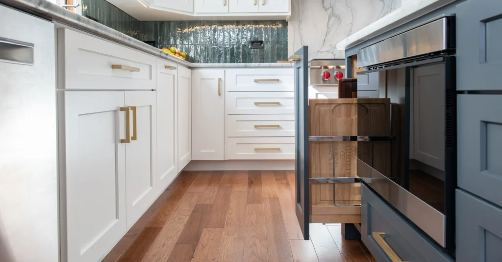 Long lasting custom kitchen cabinets